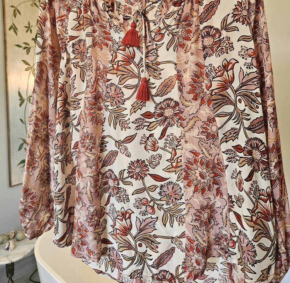 Tolani Collection tunic top New with Tags. Size small. Three quarter full sleeve - Picture 2 of 14
